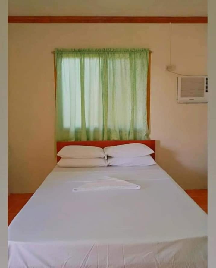 Gold Star Inn Siquijor Quarto foto