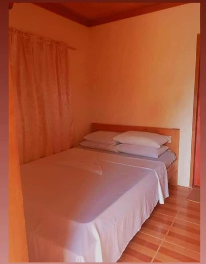 Gold Star Inn Siquijor Quarto foto